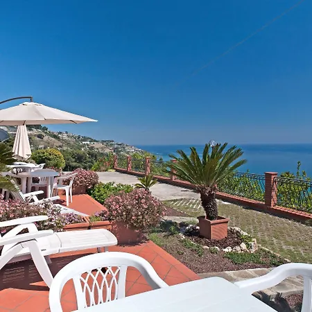 Le Terrazze Vacanze Lejlighed *